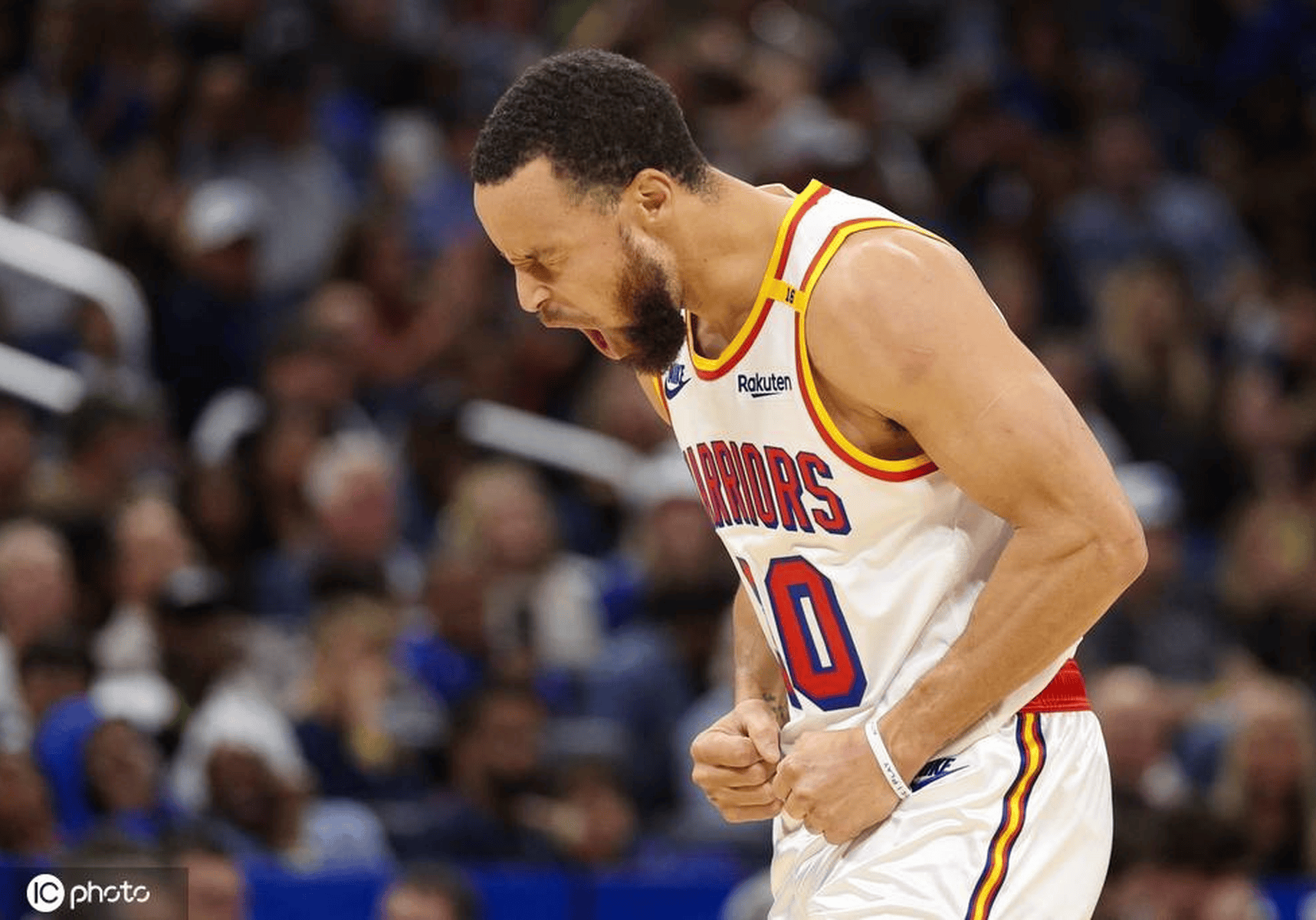 包含库里连续五场比赛得分超过领先优势明显，美国队不断突破！观众掌声雷动的词条-九游云游戏平台入口